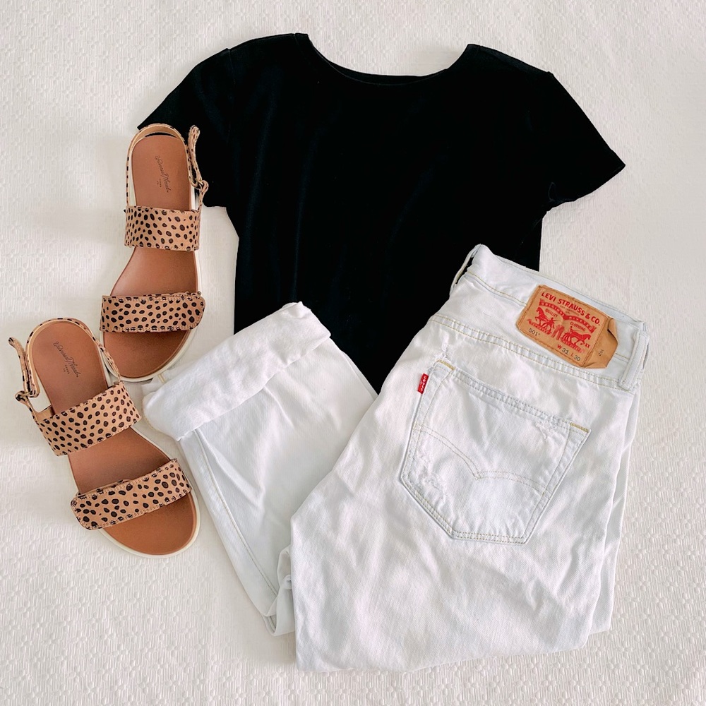 White 501 Levis  ⭐️